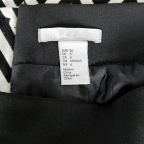 H&M Chevron Print Mini Pencil Skirt Black And White Size Size 6 - Picture 3 of 6